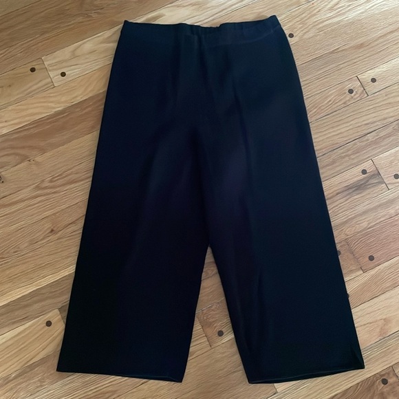 Elegant Black Cropped Pants - Picture 1 of 4